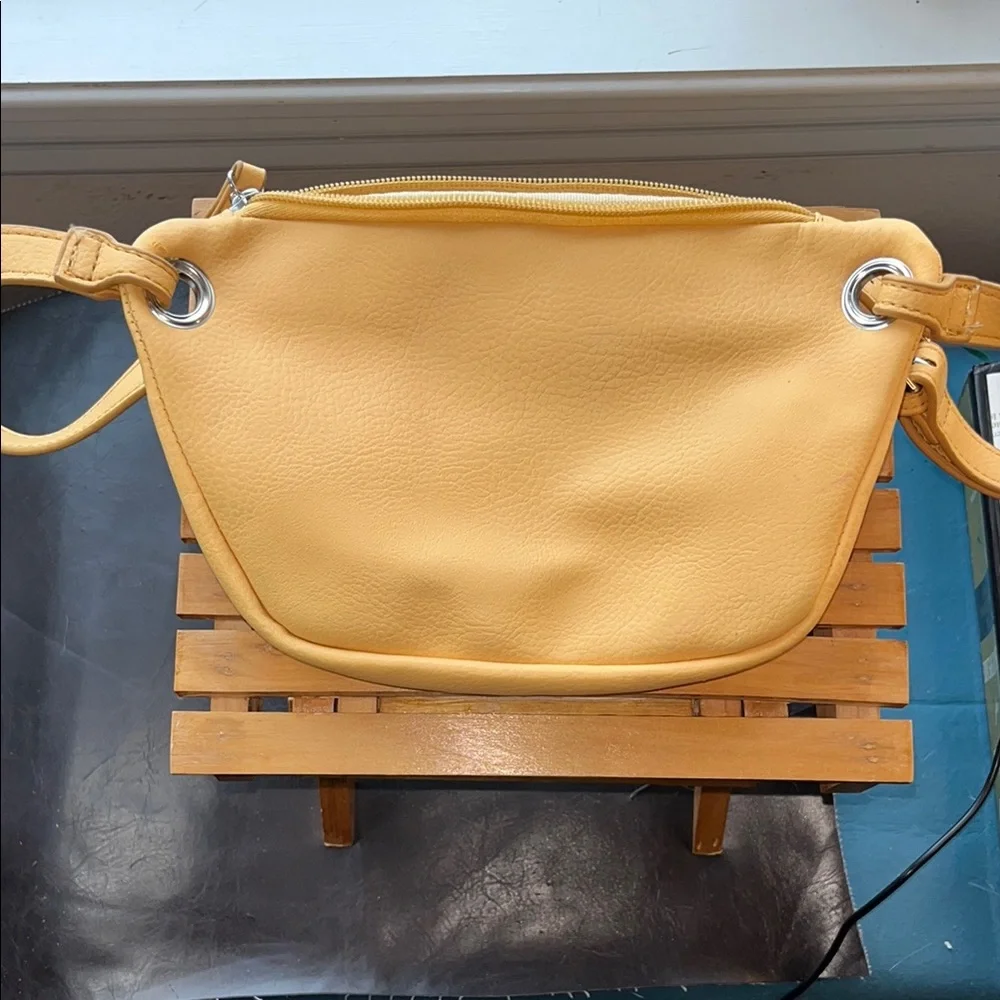 Tahari Yellow Crossbody Fanny Pack Belt Bag‎